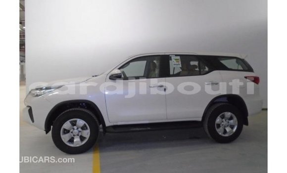 Buy Import Toyota Fortuner White Car in Import - Dubai in Ali Sabieh Region Buy Import Toyota Fortuner White Car in Import - Dubai in Ali Sabieh Region