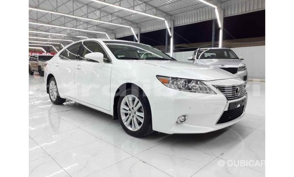 Acheter Import Voiture Lexus ES Blanc à Import - Dubai, Ali Sabieh Region Acheter Import Voiture Lexus ES Blanc à Import - Dubai, Ali Sabieh Region