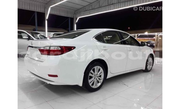 Acheter Import Voiture Lexus ES Blanc à Import - Dubai, Ali Sabieh Region Acheter Import Voiture Lexus ES Blanc à Import - Dubai, Ali Sabieh Region