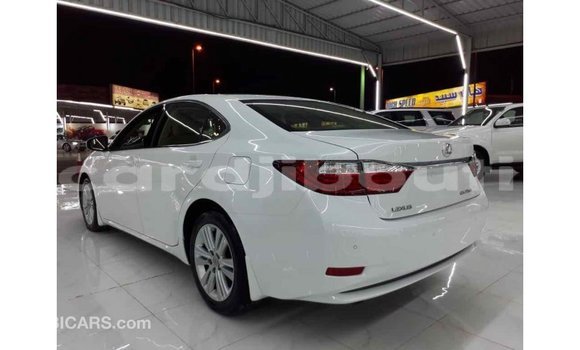 Acheter Import Voiture Lexus ES Blanc à Import - Dubai, Ali Sabieh Region Acheter Import Voiture Lexus ES Blanc à Import - Dubai, Ali Sabieh Region