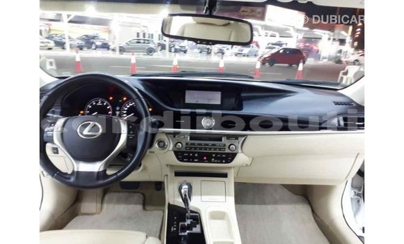 Acheter Import Voiture Lexus ES Blanc à Import - Dubai, Ali Sabieh Region Acheter Import Voiture Lexus ES Blanc à Import - Dubai, Ali Sabieh Region