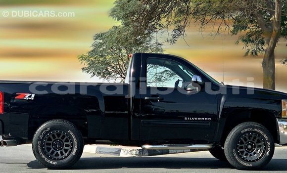 Acheter Import Voiture Chevrolet Silverado Noir à Import - Dubai, Ali Sabieh Region Acheter Import Voiture Chevrolet Silverado Noir à Import - Dubai, Ali Sabieh Region