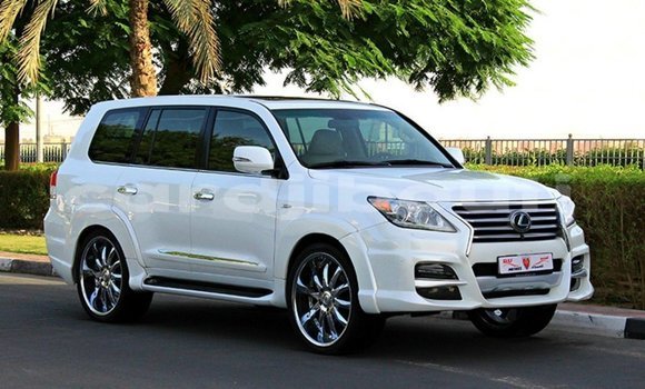 Acheter Import Voiture Lexus LX Blanc à Import - Dubai, Ali Sabieh Region
