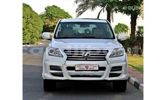 Acheter Import Voiture Lexus LX Blanc à Import - Dubai, Ali Sabieh Region Acheter Import Voiture Lexus LX Blanc à Import - Dubai, Ali Sabieh Region