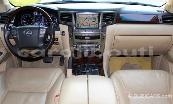 Acheter Import Voiture Lexus LX Blanc à Import - Dubai, Ali Sabieh Region Acheter Import Voiture Lexus LX Blanc à Import - Dubai, Ali Sabieh Region