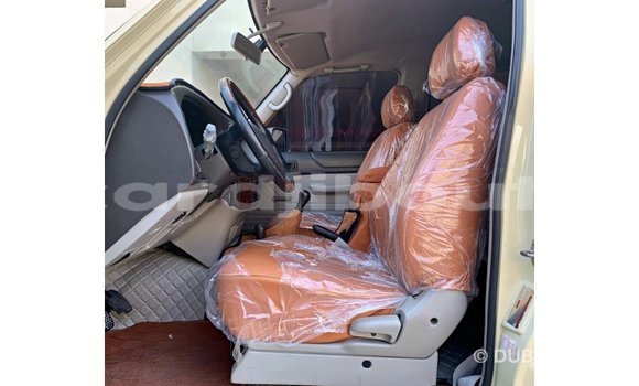 Acheter Import Voiture Nissan Patrol Beige à Import - Dubai, Ali Sabieh Region Acheter Import Voiture Nissan Patrol Beige à Import - Dubai, Ali Sabieh Region