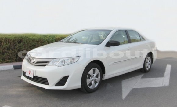 Acheter Import Voiture Toyota Camry Blanc à Import - Dubai, Ali Sabieh Region
