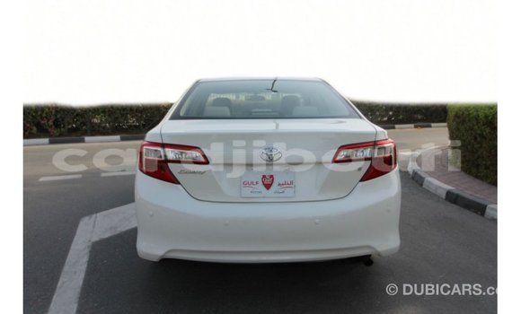 Acheter Import Voiture Toyota Camry Blanc à Import - Dubai, Ali Sabieh Region Acheter Import Voiture Toyota Camry Blanc à Import - Dubai, Ali Sabieh Region
