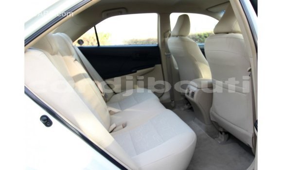 Acheter Import Voiture Toyota Camry Blanc à Import - Dubai, Ali Sabieh Region Acheter Import Voiture Toyota Camry Blanc à Import - Dubai, Ali Sabieh Region