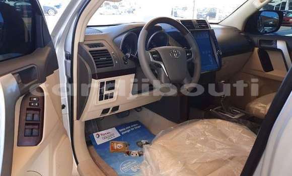 Acheter Occasion Voiture Toyota Land Cruiser Prado Gris à 'Ali Sabieh, Ali Sabieh Region Acheter Occasion Voiture Toyota Land Cruiser Prado Gris à 'Ali Sabieh, Ali Sabieh Region