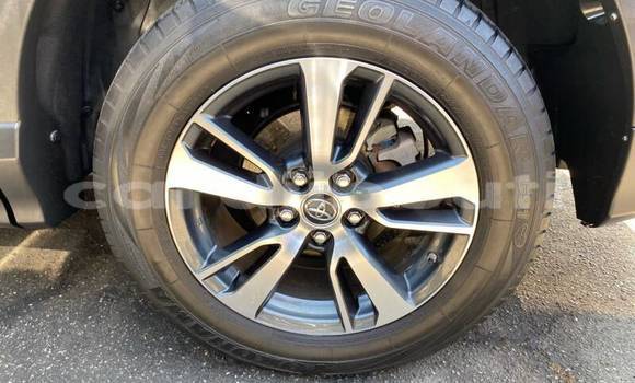 Acheter Import Voiture Toyota RAV4 Beige à 'Ali Sabieh, Ali Sabieh Region Acheter Import Voiture Toyota RAV4 Beige à 'Ali Sabieh, Ali Sabieh Region