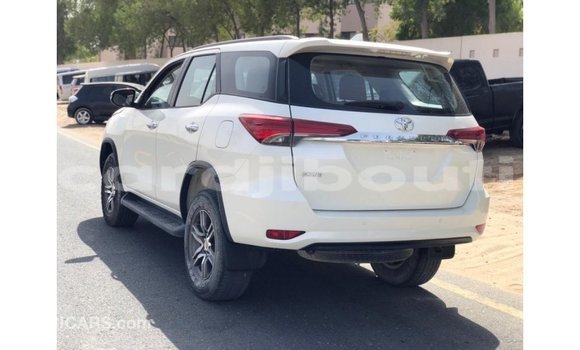 Buy Import Toyota Fortuner White Car in Import - Dubai in Ali Sabieh Region Buy Import Toyota Fortuner White Car in Import - Dubai in Ali Sabieh Region