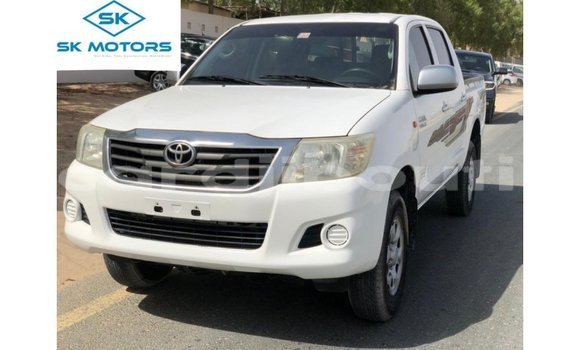 Acheter Import Voiture Toyota Hilux Blanc à Import - Dubai, Ali Sabieh Region