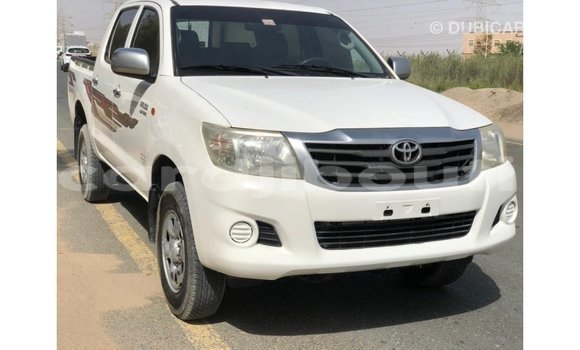 Buy Import Toyota Hilux White Car in Import - Dubai in Ali Sabieh Region Buy Import Toyota Hilux White Car in Import - Dubai in Ali Sabieh Region