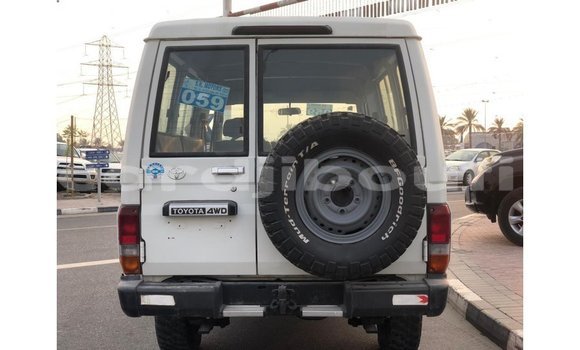 Buy Import Toyota Land Cruiser White Car in Import - Dubai in Ali Sabieh Region Buy Import Toyota Land Cruiser White Car in Import - Dubai in Ali Sabieh Region
