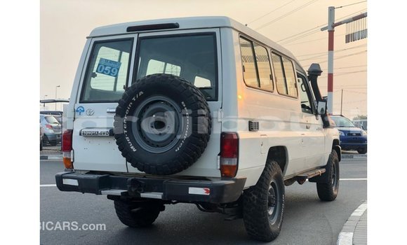 Buy Import Toyota Land Cruiser White Car in Import - Dubai in Ali Sabieh Region Buy Import Toyota Land Cruiser White Car in Import - Dubai in Ali Sabieh Region