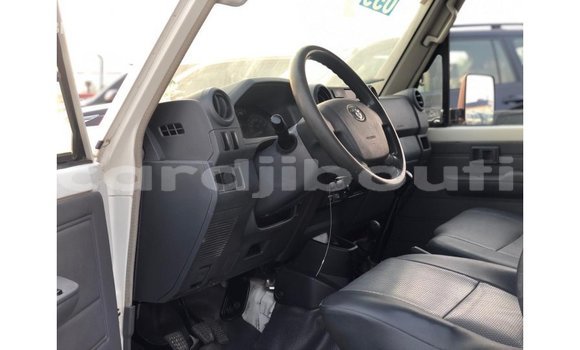 Buy Import Toyota Land Cruiser White Car in Import - Dubai in Ali Sabieh Region Buy Import Toyota Land Cruiser White Car in Import - Dubai in Ali Sabieh Region