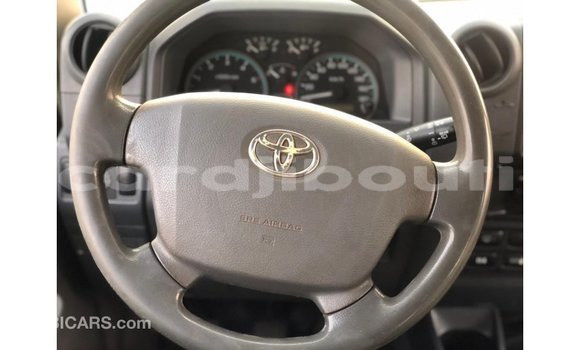 Buy Import Toyota Land Cruiser White Car in Import - Dubai in Ali Sabieh Region Buy Import Toyota Land Cruiser White Car in Import - Dubai in Ali Sabieh Region