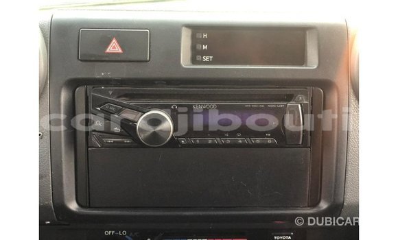 Buy Import Toyota Land Cruiser White Car in Import - Dubai in Ali Sabieh Region Buy Import Toyota Land Cruiser White Car in Import - Dubai in Ali Sabieh Region