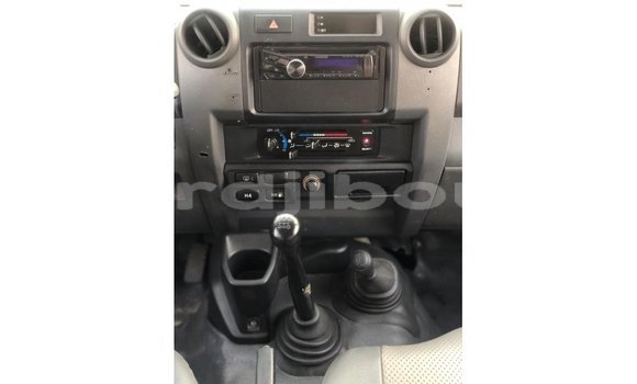 Buy Import Toyota Land Cruiser White Car in Import - Dubai in Ali Sabieh Region Buy Import Toyota Land Cruiser White Car in Import - Dubai in Ali Sabieh Region