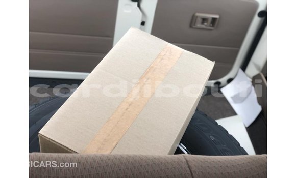 Acheter Import Voiture Toyota Land Cruiser Autre à Import - Dubai, Ali Sabieh Region Acheter Import Voiture Toyota Land Cruiser Autre à Import - Dubai, Ali Sabieh Region