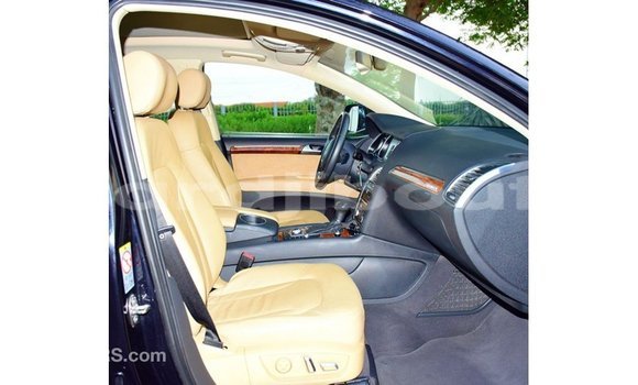 Acheter Import Voiture Audi Q7 Noir à Import - Dubai, Ali Sabieh Region Acheter Import Voiture Audi Q7 Noir à Import - Dubai, Ali Sabieh Region