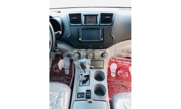 Buy Import Toyota Highlander Other Car in Import - Dubai in Ali Sabieh Region Buy Import Toyota Highlander Other Car in Import - Dubai in Ali Sabieh Region