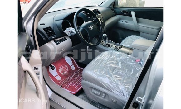 Buy Import Toyota Highlander Other Car in Import - Dubai in Ali Sabieh Region Buy Import Toyota Highlander Other Car in Import - Dubai in Ali Sabieh Region