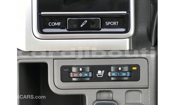 Acheter Import Voiture Toyota Prado Blanc à Import - Dubai, Ali Sabieh Region Acheter Import Voiture Toyota Prado Blanc à Import - Dubai, Ali Sabieh Region