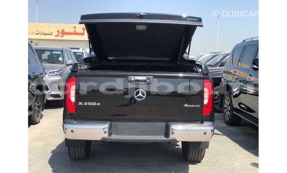 Acheter Import Voiture Mercedes-Benz 250 Noir à Import - Dubai, Ali Sabieh Region Acheter Import Voiture Mercedes-Benz 250 Noir à Import - Dubai, Ali Sabieh Region