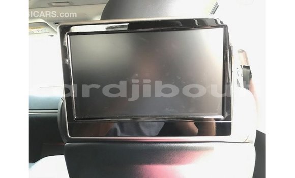 Acheter Import Voiture Toyota Land Cruiser Blanc à Import - Dubai, Ali Sabieh Region Acheter Import Voiture Toyota Land Cruiser Blanc à Import - Dubai, Ali Sabieh Region