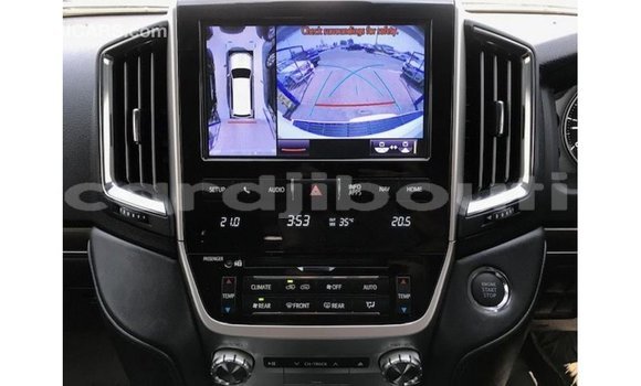 Acheter Import Voiture Toyota Land Cruiser Blanc à Import - Dubai, Ali Sabieh Region Acheter Import Voiture Toyota Land Cruiser Blanc à Import - Dubai, Ali Sabieh Region