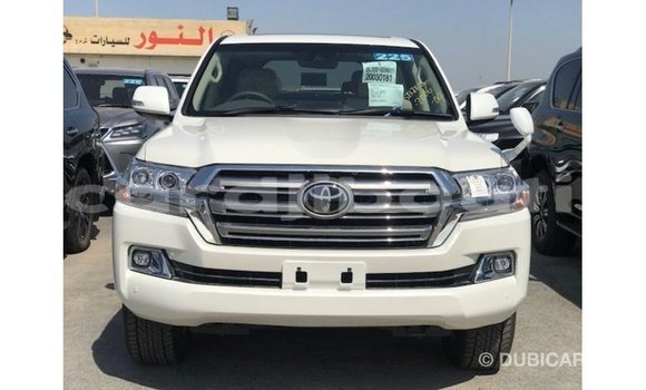 Acheter Import Voiture Toyota Land Cruiser Blanc à Import - Dubai, Ali Sabieh Region Acheter Import Voiture Toyota Land Cruiser Blanc à Import - Dubai, Ali Sabieh Region