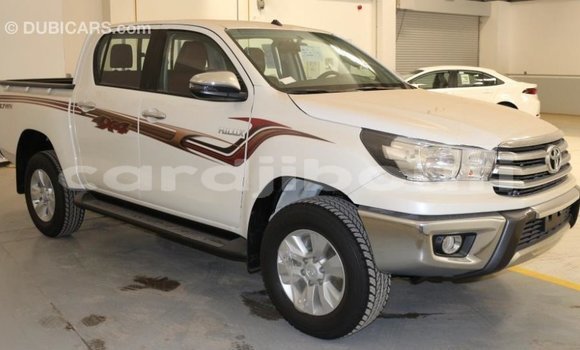 Acheter Import Voiture Toyota Hilux Blanc à Import - Dubai, Ali Sabieh Region Acheter Import Voiture Toyota Hilux Blanc à Import - Dubai, Ali Sabieh Region