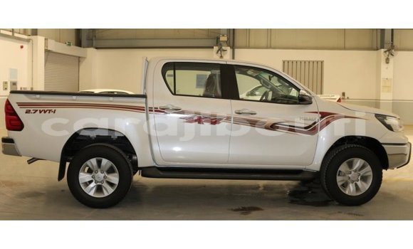 Acheter Import Voiture Toyota Hilux Blanc à Import - Dubai, Ali Sabieh Region Acheter Import Voiture Toyota Hilux Blanc à Import - Dubai, Ali Sabieh Region