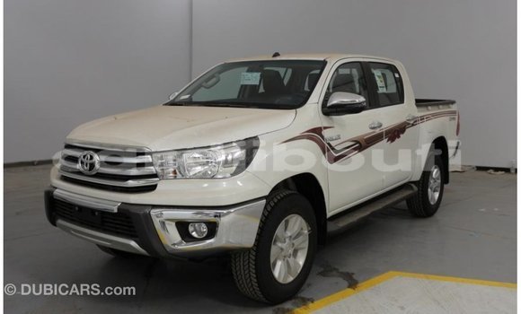 Acheter Import Voiture Toyota Hilux Blanc à Import - Dubai, Ali Sabieh Region Acheter Import Voiture Toyota Hilux Blanc à Import - Dubai, Ali Sabieh Region