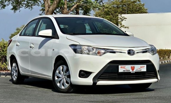 Acheter Import Voiture Toyota Yaris Blanc à Import - Dubai, Ali Sabieh Region