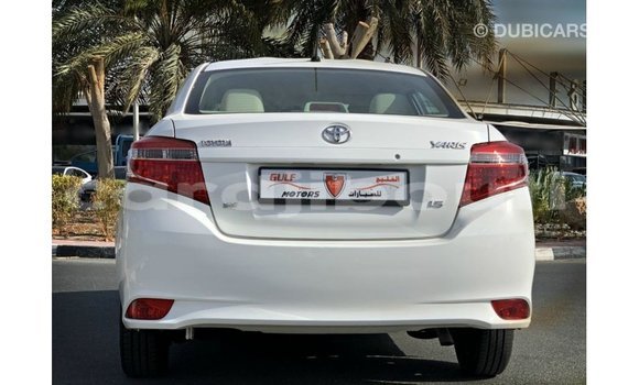 Acheter Import Voiture Toyota Yaris Blanc à Import - Dubai, Ali Sabieh Region Acheter Import Voiture Toyota Yaris Blanc à Import - Dubai, Ali Sabieh Region