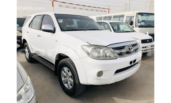 Buy Import Toyota Fortuner White Car in Import - Dubai in Ali Sabieh Region Buy Import Toyota Fortuner White Car in Import - Dubai in Ali Sabieh Region