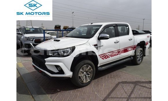 Acheter Import Voiture Toyota Hilux Blanc à Import - Dubai, Ali Sabieh Region Acheter Import Voiture Toyota Hilux Blanc à Import - Dubai, Ali Sabieh Region
