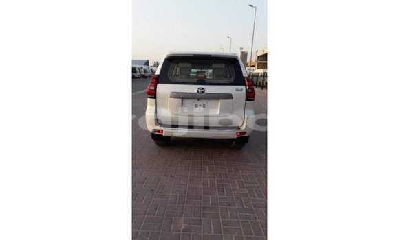 Buy Import Toyota Prado White Car in Import - Dubai in Ali Sabieh Region Buy Import Toyota Prado White Car in Import - Dubai in Ali Sabieh Region