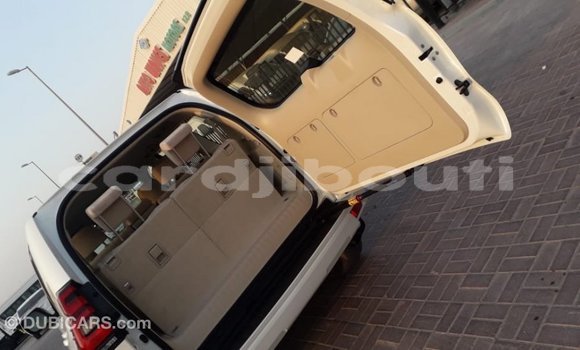 Buy Import Toyota Prado White Car in Import - Dubai in Ali Sabieh Region Buy Import Toyota Prado White Car in Import - Dubai in Ali Sabieh Region