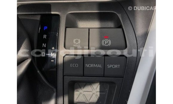 Acheter Import Voiture Toyota 4Runner Blanc à Import - Dubai, Ali Sabieh Region Acheter Import Voiture Toyota 4Runner Blanc à Import - Dubai, Ali Sabieh Region