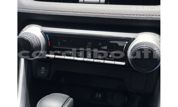 Acheter Import Voiture Toyota 4Runner Blanc à Import - Dubai, Ali Sabieh Region Acheter Import Voiture Toyota 4Runner Blanc à Import - Dubai, Ali Sabieh Region