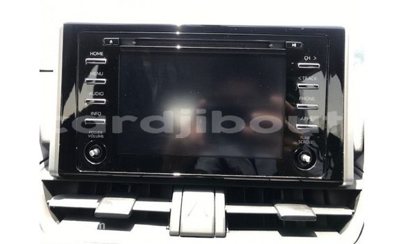 Acheter Import Voiture Toyota 4Runner Blanc à Import - Dubai, Ali Sabieh Region Acheter Import Voiture Toyota 4Runner Blanc à Import - Dubai, Ali Sabieh Region