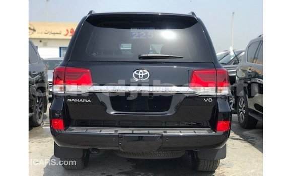 Acheter Import Voiture Toyota Land Cruiser Noir à Import - Dubai, Ali Sabieh Region Acheter Import Voiture Toyota Land Cruiser Noir à Import - Dubai, Ali Sabieh Region