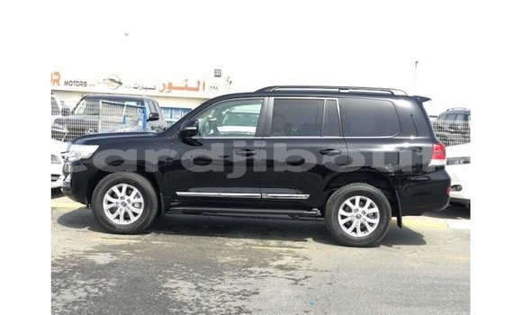 Acheter Import Voiture Toyota Land Cruiser Noir à Import - Dubai, Ali Sabieh Region Acheter Import Voiture Toyota Land Cruiser Noir à Import - Dubai, Ali Sabieh Region
