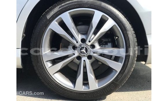 Acheter Import Voiture Mercedes-Benz 200 Autre à Import - Dubai, Ali Sabieh Region Acheter Import Voiture Mercedes-Benz 200 Autre à Import - Dubai, Ali Sabieh Region