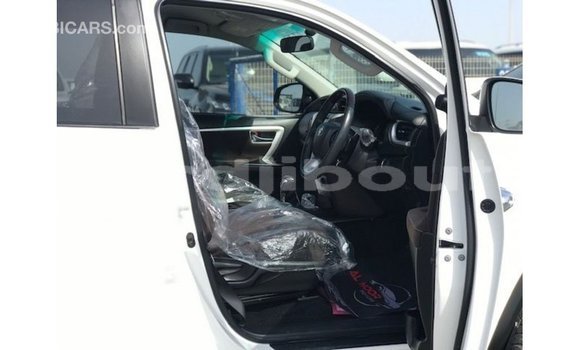 Acheter Import Voiture Toyota Fortuner Blanc à Import - Dubai, Ali Sabieh Region Acheter Import Voiture Toyota Fortuner Blanc à Import - Dubai, Ali Sabieh Region