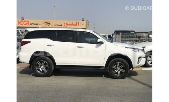 Acheter Import Voiture Toyota Fortuner Blanc à Import - Dubai, Ali Sabieh Region Acheter Import Voiture Toyota Fortuner Blanc à Import - Dubai, Ali Sabieh Region